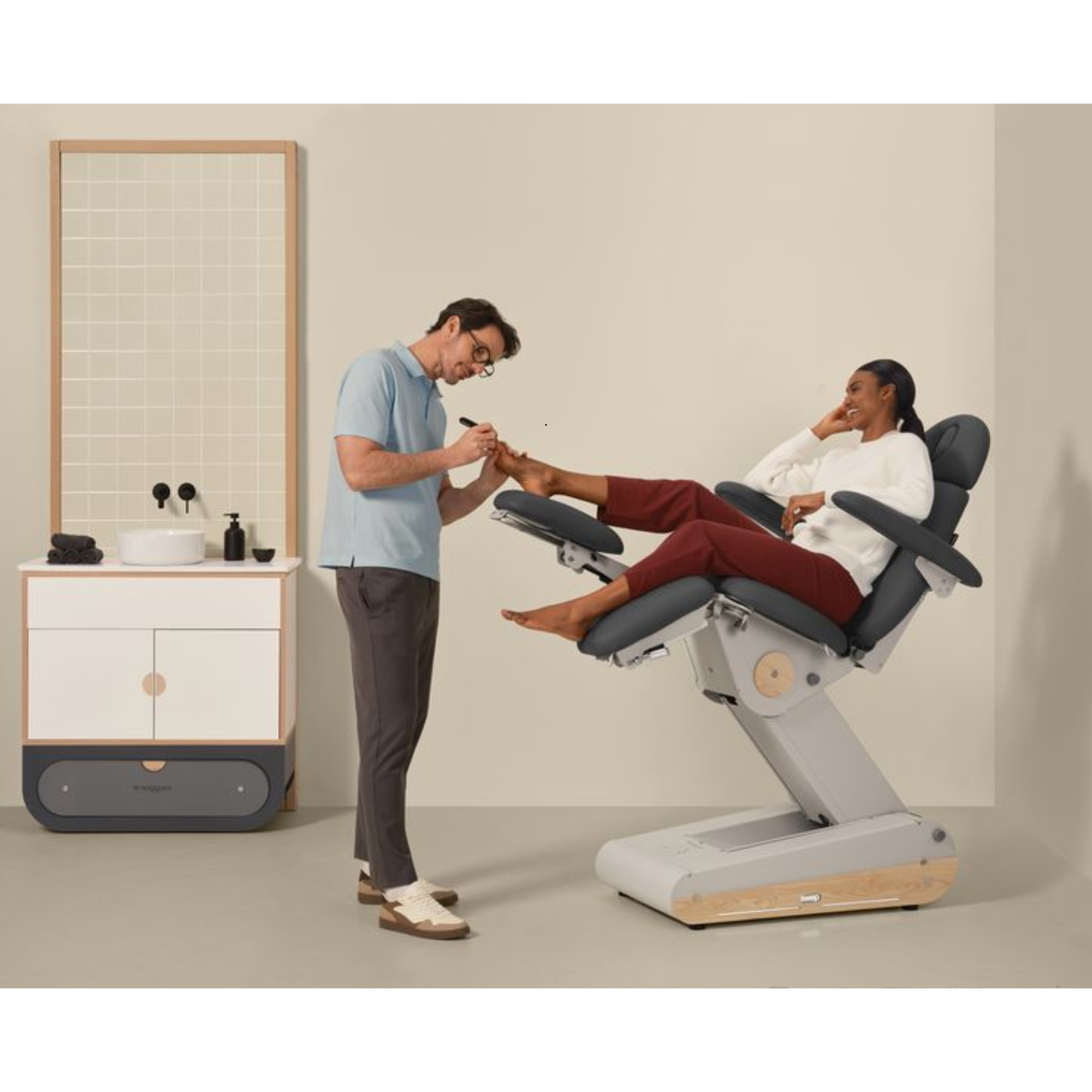 Fauteuil de pédicurie Électrique avec chauffage - 3 coloris - Swop P3 Up - Naggura Naggura 