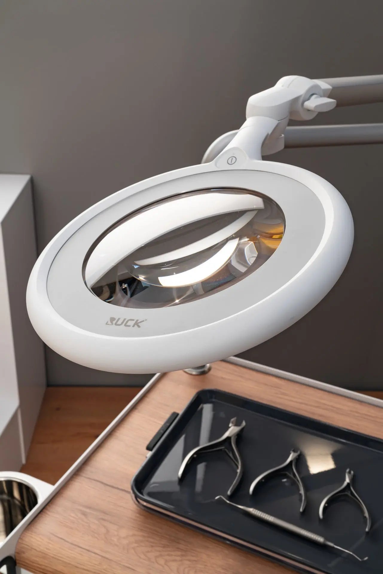 Lampe loupe intégrée - Circle XL Professionnal - Articulation anti-frictions - Ruck Ruck 